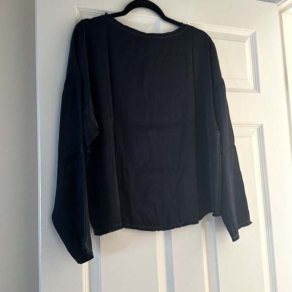 Lanston 100% Viscose Sateen High Low Top - Black - Medium - Picture 2 of 9